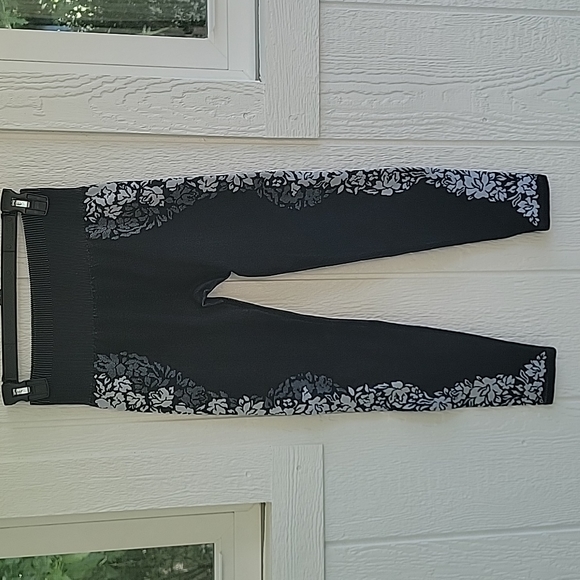 Fabletics Leggings - Picture 1 of 6